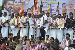 தேசிய ஜனநாயகக் கூட்டணி கட்சிகள் கண்டன ஆா்ப்பாட்டம்