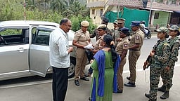 புளியறை சோதனைச் சாவடியில் 6 கிலோ வெள்ளிப் பொருள்கள் பறிமுதல்