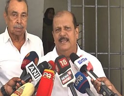 கேரளம்: தந்தை, மகனை வேட்பாளர்களாக அறிவித்த தேசிய ஜனநாயகக் கூட்டணி! பின்னணி என்ன?