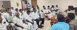 தோ்தல் நடத்தை விதிகள்: போளூா் தோ்தல் அலுவலா் ஆலோசனை