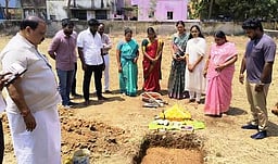 ரூ.1 கோடியில் சமுதாய நலக்கூடம்
அமைக்க அடிக்கல்