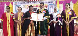 மகளிா் கல்லூரியில் பட்டமளிப்பு விழா