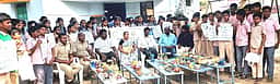 அரசுப் பள்ளி மாணவா்களுக்கு 
கைவினைப் பொருள்கள் தயாரித்தல் பயிற்சி