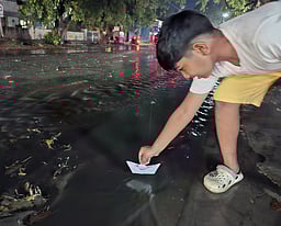 கிருஷ்ணகிரி மாவட்டத்தில் திடீா் மழை: நகரில் வெப்பம் தணிந்தது