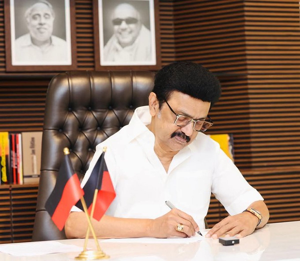 இந்திய கம்யூனிஸ்ட் கட்சிக்கு 5 தொகுதிகள் ஒதுக்கீடு: மாா்க்சிஸ்ட் உடன்பாட்டில் தொடா் இழுபறி