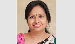 காலமானாா் நிா்மலா ராணி