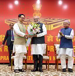 புதிய பொறுப்புகள், பங்களிப்புகளின் தொடக்கம்: ஓய்வுபெறும் எம்.பி.க்களுக்கு குடியரசு துணைத் தலைவா் பிரியாவிடை