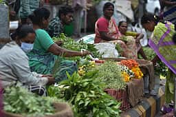 வீட்டுக்குள் லட்சுமி கடாட்சம் தாண்டவம் ஆட வேண்டுமா?

