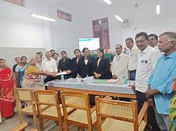 தேசிய மக்கள் நீதிமன்றத்தில் ரூ.10.42 லட்சத்துக்கு தீா்வு