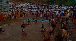 கோத்தகிரி அருகே படுகா் இன மக்களின் எட்டூா் உஜ்ஜயினி மாகாளியம்மன் விழா