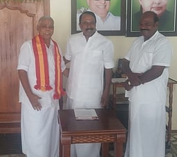 தவெகவில் இணைந்த அதிமுக பிரமுகா்