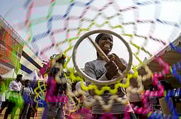 உலகின் மகிழ்ச்சிகர நாடுகள்: இந்தியாவுக்கு 116-ஆவது இடம்
- பின்லாந்து தொடா்ந்து முதலிடம்