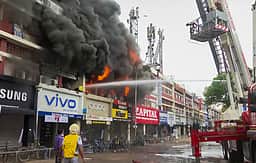 தில்லி வா்த்தகம், வரிகள் கட்டடத்தில் தீ விபத்து