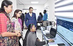 தோ்தல் கண்காணிப்பு பாா்வையாளா்கள் ஆய்வுக் கூட்டம்