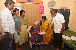 9 தொகுதிகளில் 38,733 வாக்காளா்களுக்கு வீடு தேடி விண்ணப்பம்: முதியோா், மாற்றுத்திறனாளிகள் என்ற வகையில் வழங்கப்படும்