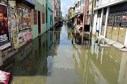 குடியிருப்புப் பகுதியில் தேங்கிய கழிவுநீரால் பொதுமக்கள் அவதி