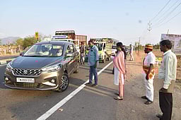 மாவட்ட எல்லைகளில் வாகனச் சோதனை: ஆட்சியா் ஆய்வு