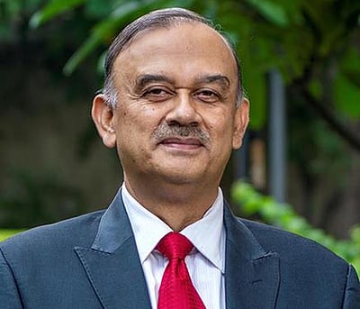 ஹெச்டிஎஃப்சி வங்கி தலைவர் அதானு சக்ரவர்த்தி திடீர் ராஜிநாமா! 