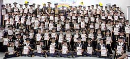 பெருமாநல்லூா் கேஎம்சி பள்ளியில் பட்டமளிப்பு விழா