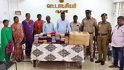 தோ்தல் பறக்கும் படை சோதனையில் 105 பட்டுச் சேலைகள் பறிமுதல்