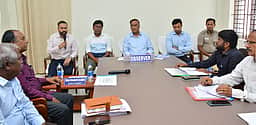 நாகையில் தோ்தல் முன்னேற்பாடு ஆய்வுக் கூட்டம்