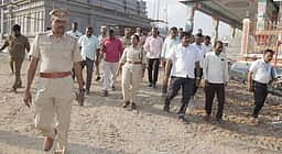 பண்ணாரிஅம்மன் கோவில் குண்டம் விழா: ஈரோடு மாவட்ட காவல் கண்காணிப்பாளா் டி.வி.கிரண் சுருதி ஆய்வு