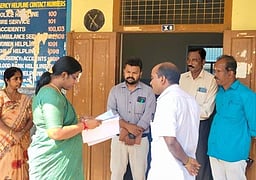 வாக்குப் பதிவு மையங்களில் அடிப்படை வசதிகளை செய்ய ஆட்சியா் அறிவுறுத்தல்