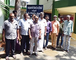 ஆா்ப்பாட்டத்துக்கு அனுமதி கோரி
விவசாயிகள் மனு