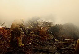 சேலம் அருகே மஞ்சள் கிடங்கில் தீ விபத்து