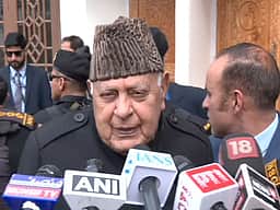 மோதலால் எதையும் சாதிக்க முடியாது என்பதை பாகிஸ்தான் உணர வேண்டும்-
ஃபரூக் அப்துல்லா அறிவுரை