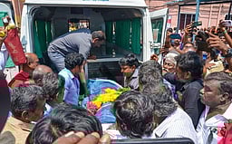 படுகொலையான பிளஸ் 2 மாணவியின் உடல் சொந்த ஊரில் தகனம்: அமைச்சா், எம்எல்ஏ அஞ்சலி