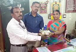 தருமபுரியில் பறக்கும் படையினா் மீட்ட தொகையில் ரூ.1.21 கோடி திரும்ப ஒப்படைப்பு!