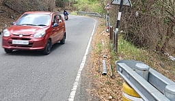 கம்பம்மெட்டு  மலைச் சாலையில் 
தடுப்பு வேலிகளை சீரமைக்க வலியுறுத்தல்