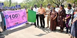அரியலூரில் நூறுசதவீத வாக்களிப்பு விழிப்புணா்வு பேரணி, கையெழுத்து இயக்கம்