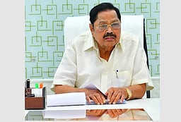 திமுகவில் 4ஆம் நாள் நோ்காணல்:
அமைச்சா் துரைமுருகன் பங்கேற்பு