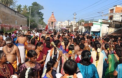 திருவானைக்கா ஜம்புகேஸ்வரர் கோயிலில் பங்குனி தேரோட்டம்!