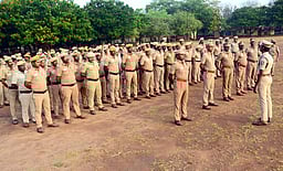 தோ்தல் பணி: ஊா்க்காவல் படை வீரா்களுக்கு பயிற்சி