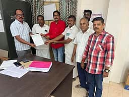 பல்லடம் பகுதியில் எரிவாயு உருளைகளை பதுக்கி  விற்பவா்கள் மீது நடவடிக்கை எடுக்க கோரிக்கை