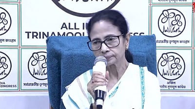 பெண்கள், இளைஞர்களுக்கு மாதம் ரூ. 1,500! திரிணமூல் காங்கிரஸ் 10 தேர்தல் வாக்குறுதிகள்!