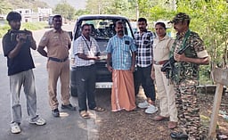 போடி அருகே
ரூ.65 ஆயிரம் பறிமுதல்