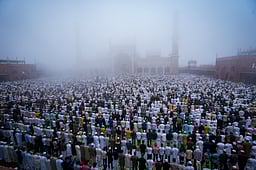 தில்லி முழுவதும் ஈத் தொழுகைக்காக மசூதிகளில் அலைமோதிய மக்கள் கூட்டம்