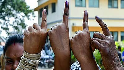 1,033 வேட்பாளர்கள்! தேர்தல் சீர்திருத்தத்துக்கு வித்திட்ட மொடக்குறிச்சி!