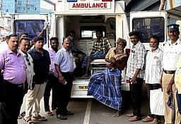 மதுரை காளவாசல் பகுதியில் யாசகா்கள் மீட்பு