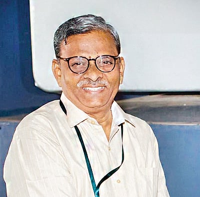 பொதுவெளியில் பெண்கள்; சமையலில் ஆண்கள்..!