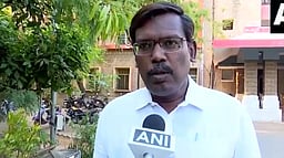 தேர்தல் விதிமீறல்! மதுரை ஆட்சியர், ஆணையரை இடமாற்றம் செய்ய தேர்தல் ஆணையத்தில் பாஜக மனு!