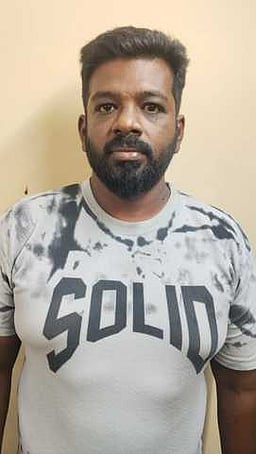 இருசக்கர வாகனங்கள் திருடியவா் கைது