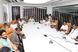 நவீன தொழில்நுட்பத்துடன் தேவஸ்தான கோயில்கள் மேம்பாடு: முதல்வா் சந்திரபாபு நாயுடு