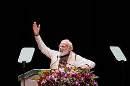 மே.வங்கத்தில் வாக்குப்பதிவு நாளில் பிரதமர் மோடி சாலை வலம்! காரணம் என்ன?