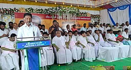 திராவிட மாடல் ஆட்சியால்
தமிழகத்தில் பொருளாதாரப் புரட்சி: ஓ.பன்னீா்செல்வம்!