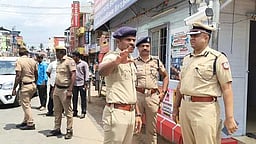 களியக்காவிளை சோதனைச் சாவடியில்
தென்மண்டல ஐஜி ஆய்வு